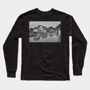 A view down Thurne Dyke in the Norfolk Broads National Park Long Sleeve T-Shirt